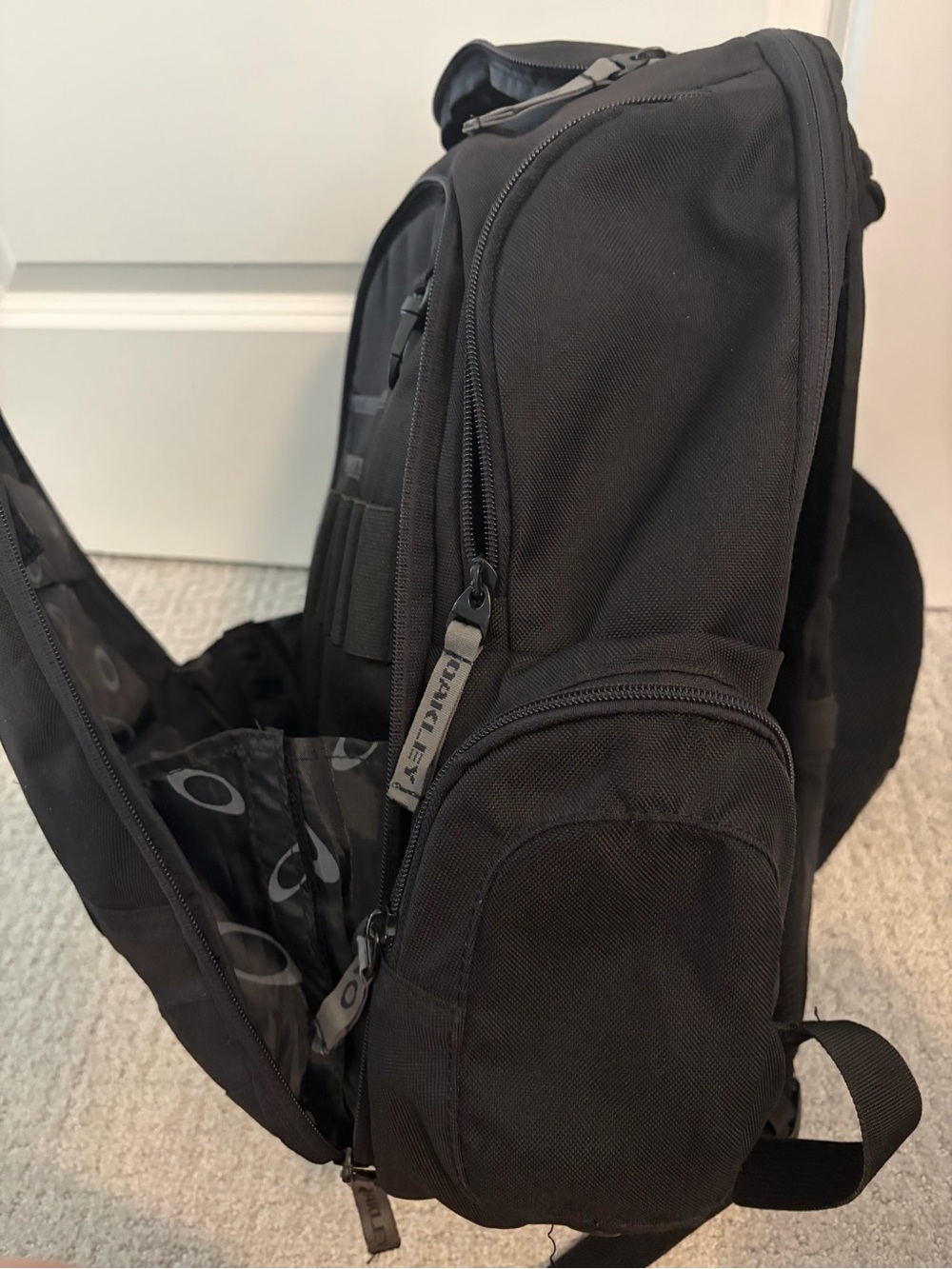 Oakley Black Everyday Tech Backpack - Picture 5 of 9